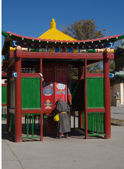 Large prayer wheel at Gandan Monastery, Sept. 2006