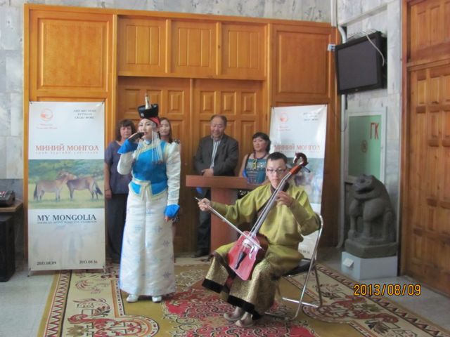 Opening ceremony with long singer and morin khuur player