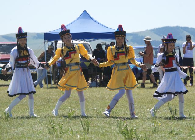 buryat dancers 2