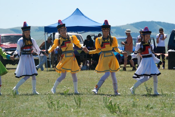 Buryat dancers