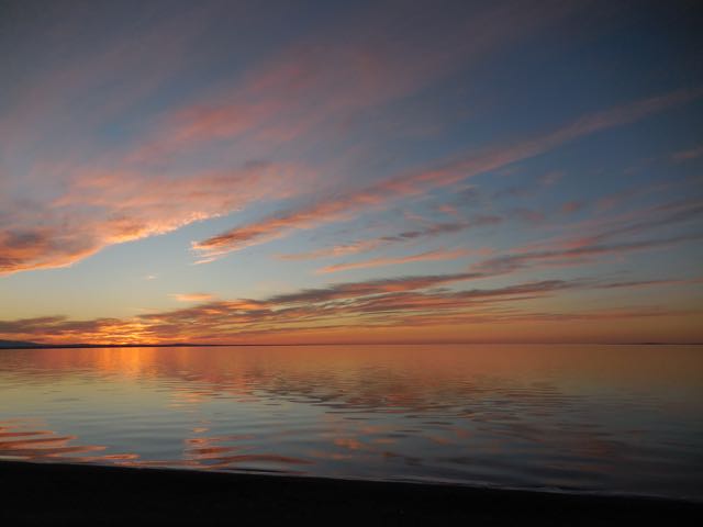 Dorgon Nuur at sunset
