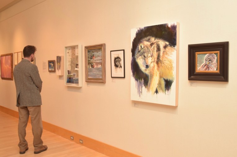 Sean Murtha checking out Kelly Singleton's fieldwork box